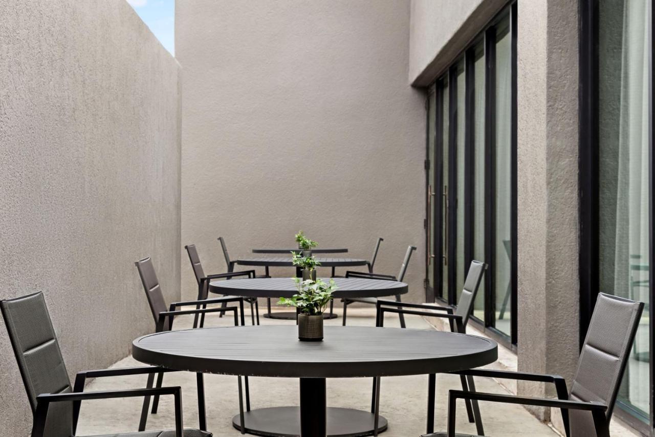 Marriott San Antonio Airport Hotel Bagian luar foto