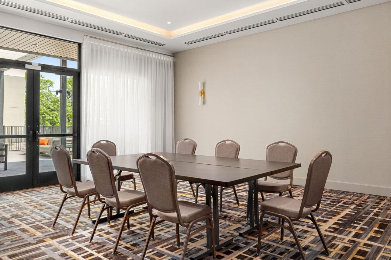 Marriott San Antonio Airport Hotel Bagian luar foto