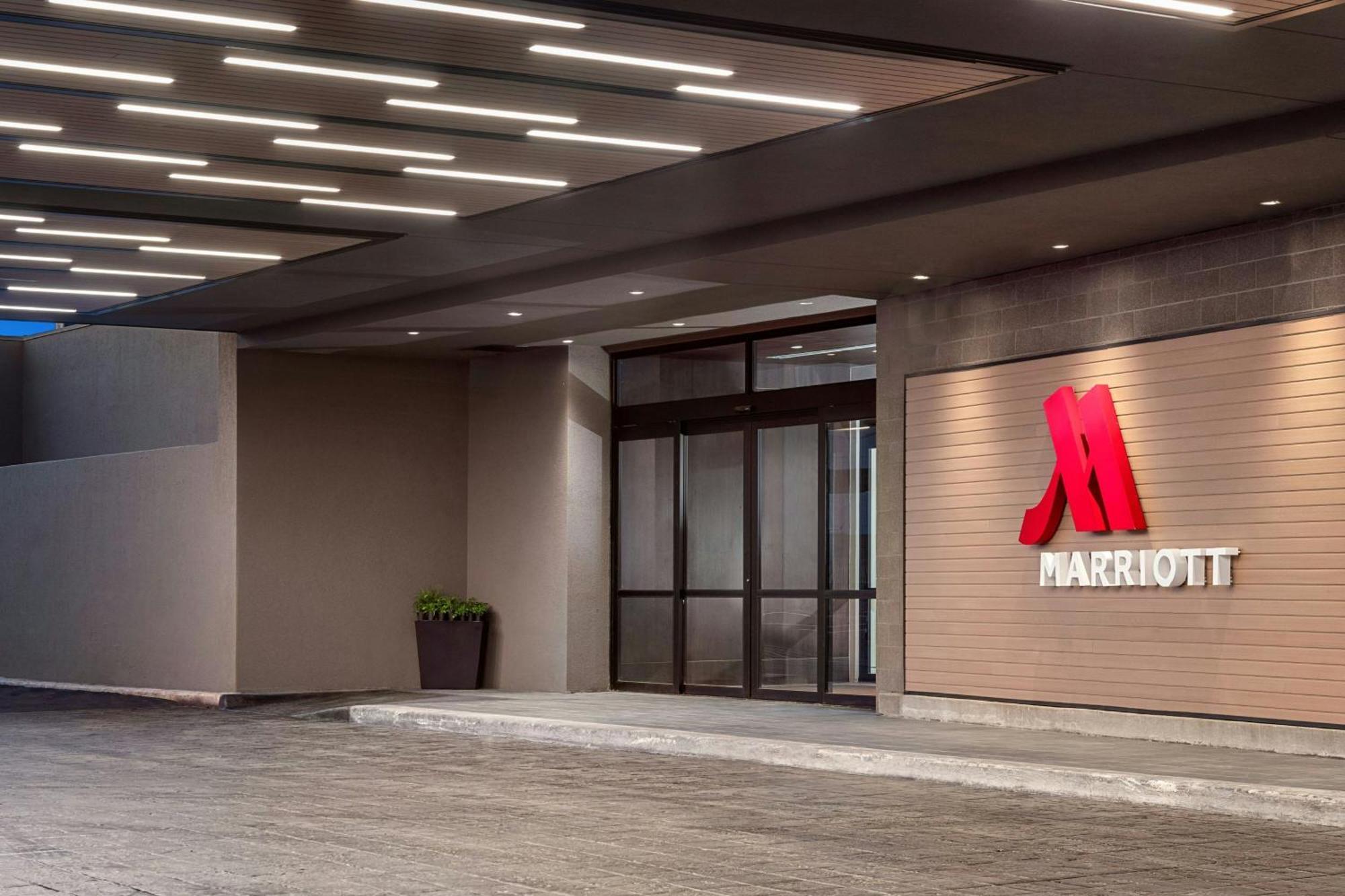 Marriott San Antonio Airport Hotel Bagian luar foto